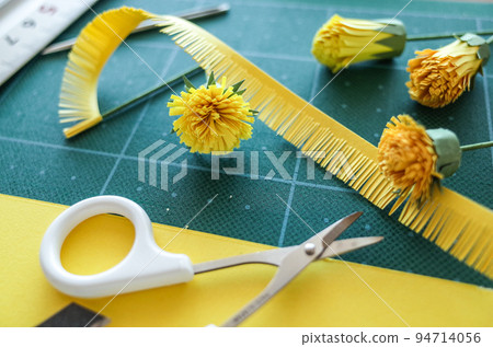 paper flower making 94714056