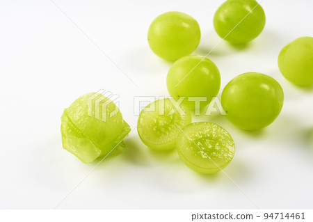 Shine Muscat (grape) on a white background 94714461