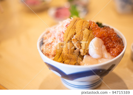 Seafood bowl sea urchin bowl 94715389