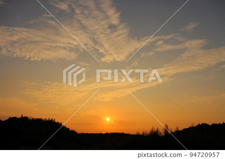 Sunset and sunset sky 94720957