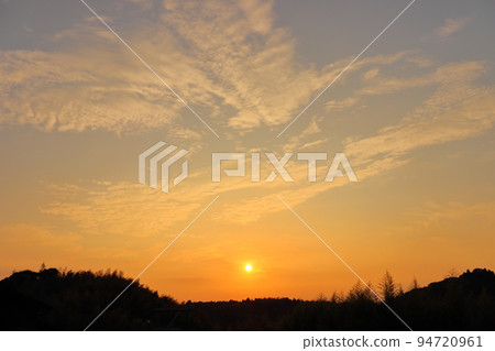 Sunset and sunset sky 94720961