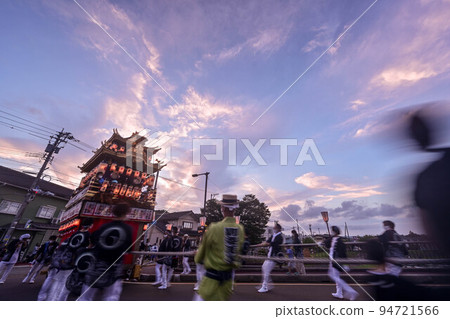 Lantern Mountain Festival with large and luxurious floats Lantern Mountain Festival with large and luxurious floats 94721566