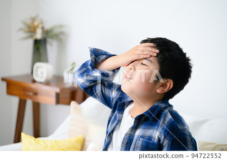 身體不適的孩子 94722552