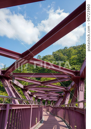 美麗的鋼架綾取橋｜石川縣加賀市山中溫泉地區 94723960