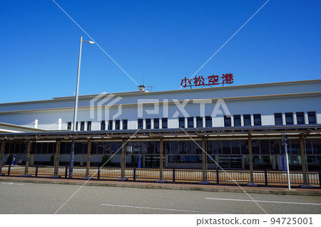 Komatsu Airport, which shares a runway with the Self-Defense Forces Komatsu Base, which is expected to have a synergistic effect with the opening of the Hokuriku Shinkansen | Komatsu City, Ishikawa Prefecture Komatsu Airport, which shares a runway with the Self-Defense Forces Komatsu Base, which is expected to have a synergistic effect with the opening of the Hokuriku Shinkansen | Komatsu City, Ishikawa Prefecture 94725001