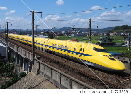 Type 923 Shinkansen Electric Tramway Comprehensive Test Vehicle Doctor Yellow Okayama-Aioi Type 923 Shinkansen Electric Tramway Comprehensive Test Vehicle Doctor Yellow Okayama-Aioi 94725859