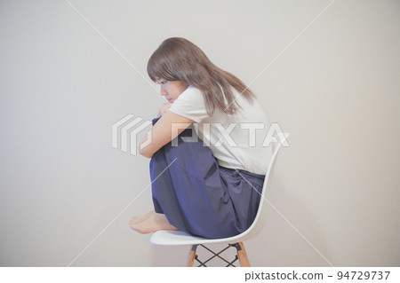 Annoyed young woman Annoyed young woman 94729737