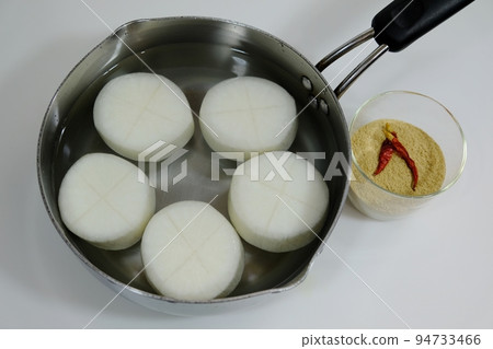 daikon radish 94733466