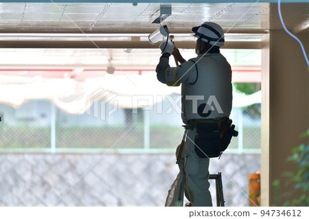 大型公寓維修、電氣工程、照明設備連接 94734612