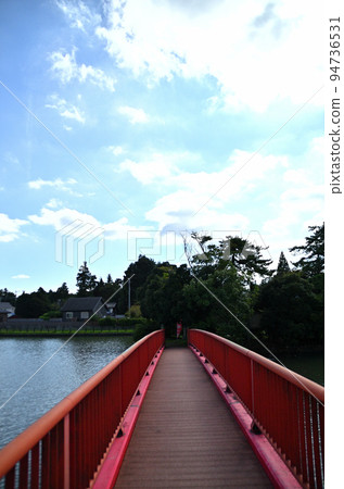 在埼玉縣熊谷市菅廣的大沼公園內的蛇日參觀弁天神社 在埼玉縣熊谷市菅廣的大沼公園內的蛇日參觀弁天神社 94736531