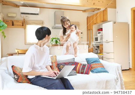 baby family 94738437