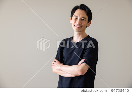 man in black t-shirt 94738440