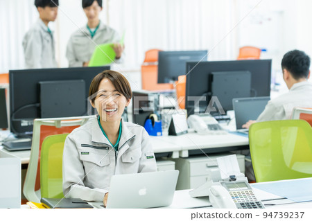 developer working in the office developer working in the office 94739237