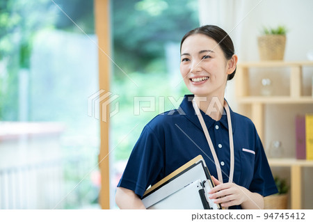 Caregiver, woman, nurse, care worker, care, smile, female caregiver, senior, care staff, person, nursing facility Caregiver, woman, nurse, care worker, care, smile, female caregiver, senior, care staff, person, nursing facility 94745412