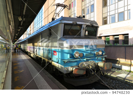 BB22200 type "Genkotsu" locomotive of French National Railways BB22200 type "Genkotsu" locomotive of French National Railways 94748230