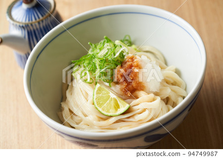 磨碎的醬油烏冬面 磨碎的醬油烏冬面 94749987