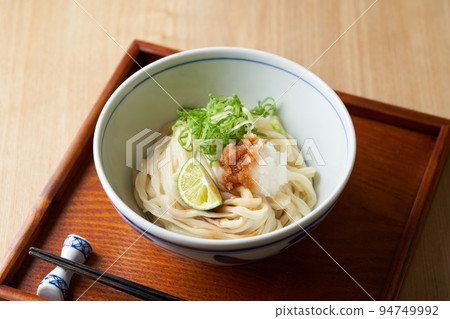 磨碎的醬油烏冬面 94749992