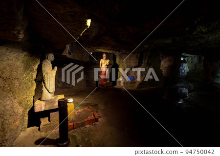 羽部石窟 94750042