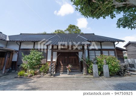 Temple in Kanazawa city Temple in Kanazawa city 94750925