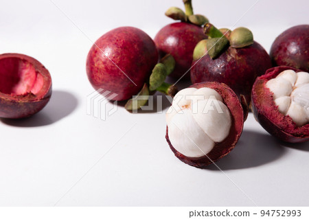 Tropical Fruits_mangosteen Tropical Fruits_mangosteen 94752993