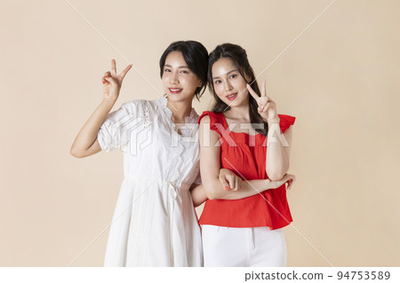 summer vacation trip with friends concept series_korean beautiful asian young women with hand motions summer vacation trip with friends concept series_korean beautiful asian young women with hand motions 94753589