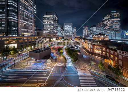 東京站夜景 94753622