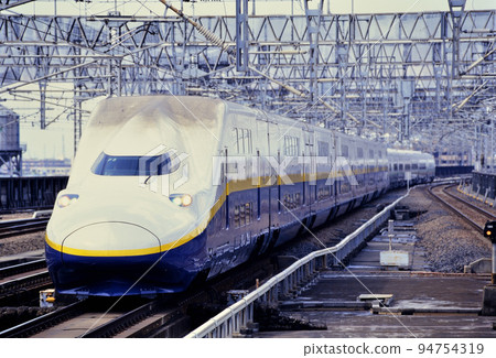 2000 E4 系列 P8 編隊 Max Yamabiko & 400 系列 Tsubasa 94754319