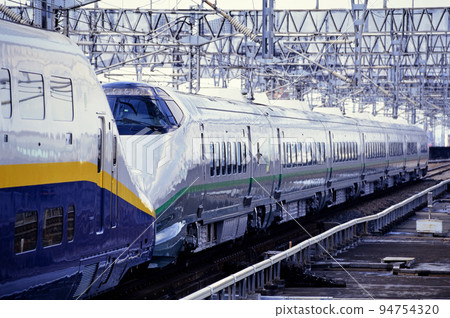 2000 山形新幹線系列 400 翼 94754320