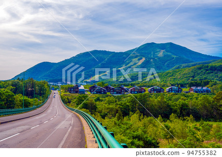 聖莫里茨大橋通往新雪谷度假區和雄偉的新雪谷安努普利｜北海道俱知安 94755382