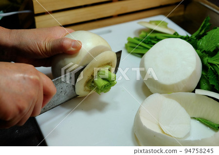 正在煮的蘿蔔 正在煮的蘿蔔 94758245