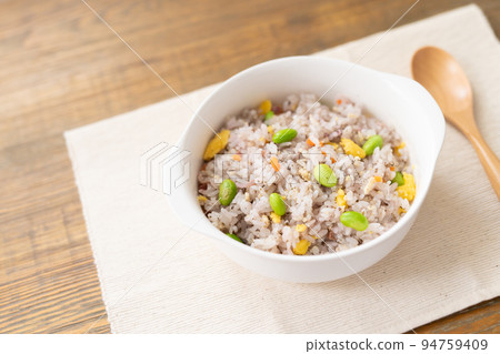 梅子紫蘇抓飯 梅子紫蘇抓飯 94759409