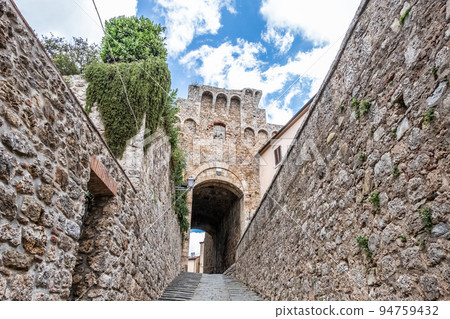 Beautiful view of Tuscany landscape and landmarks. Summer in Italy 94759432