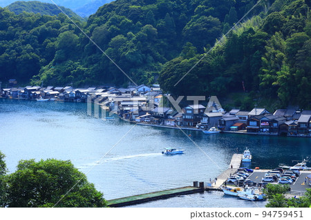 伊根船屋街景和遊船 伊根船屋街景和遊船 94759451