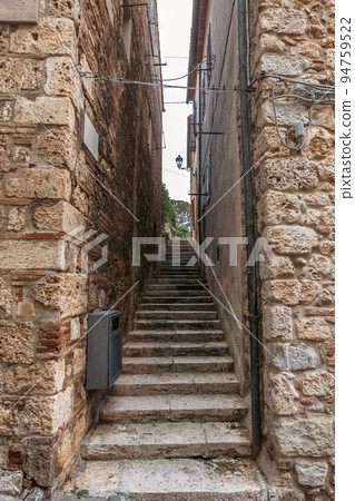 Beautiful view of Tuscany landscape and landmarks. Summer in Italy 94759522