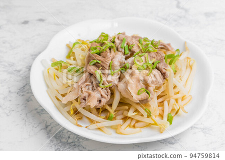 Pork Belly and Bean Sprouts with Ponzu Sauce 94759814