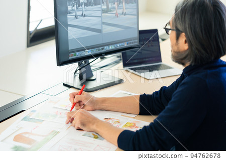 有創意的中間人 94762678