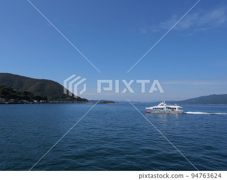 “上關/室津”海景（岩島渡輪通過上關海峽） 94763624