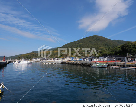 “上關/室津”海景（岩島渡輪進入室津港） 94763627