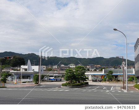 JR山陽本線“光站”前的風景（山口縣光市） 94763635