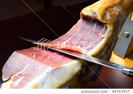 切片火腿jamon serrano 切片火腿jamon serrano 94763957