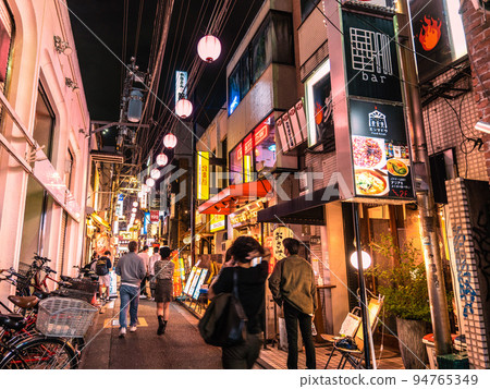 Tokyo cityscape in Japan, the world's most for 9 weeks ... Bar districts that are no longer the source of infection ... Sangenjaya / Suzuran Street ... = September 21 Tokyo cityscape in Japan, the world's most for 9 weeks ... Bar districts that are no longer the source of infection ... Sangenjaya / Suzuran Street ... = September 21 94765349