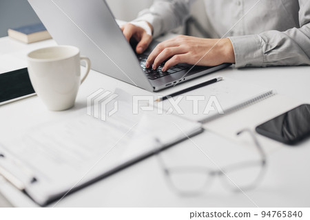 The office workplace 94765840