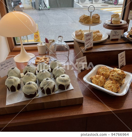 A stylish bakery that I visited during my trip to Korea 94766964