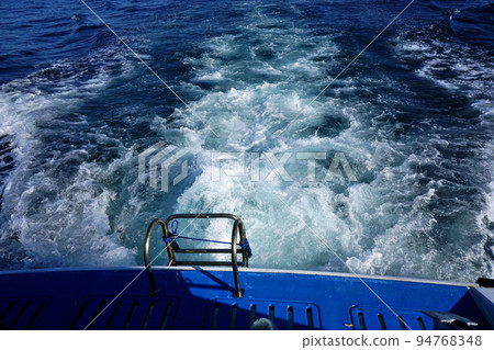 Pulling wave Pulling wave 94768348