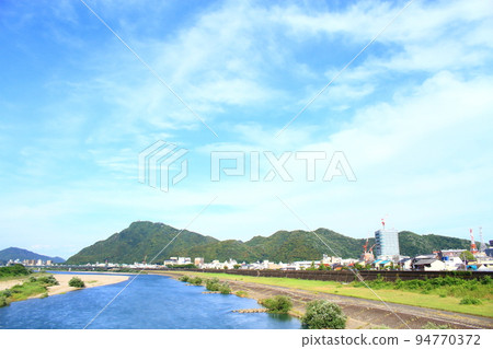 Scenery of Mount Kinka, Gifu Castle and Nagara River 94770372