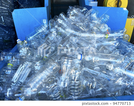 PET瓶待回收 94770713