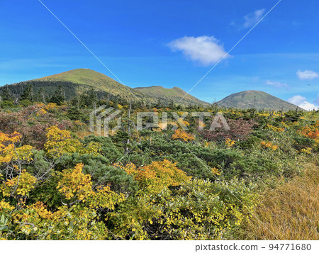 View of Mt. Akakura, Mt. Ido and Mt. Odake from Hakkoda Gorge Line 94771680