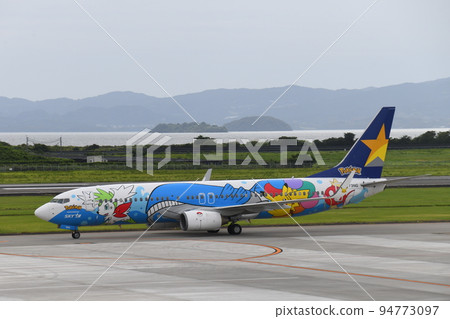 Skymark "Pikachu Jet BC2 Special Painting Machine" taxiing at Nagasaki Airport Skymark "Pikachu Jet BC2 Special Painting Machine" taxiing at Nagasaki Airport 94773097