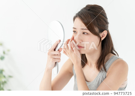 Beauty troubled woman eyes Beauty troubled woman eyes 94773725