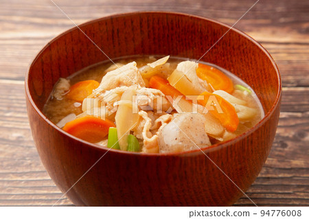 Miso soup with pork and vegetables  94776008